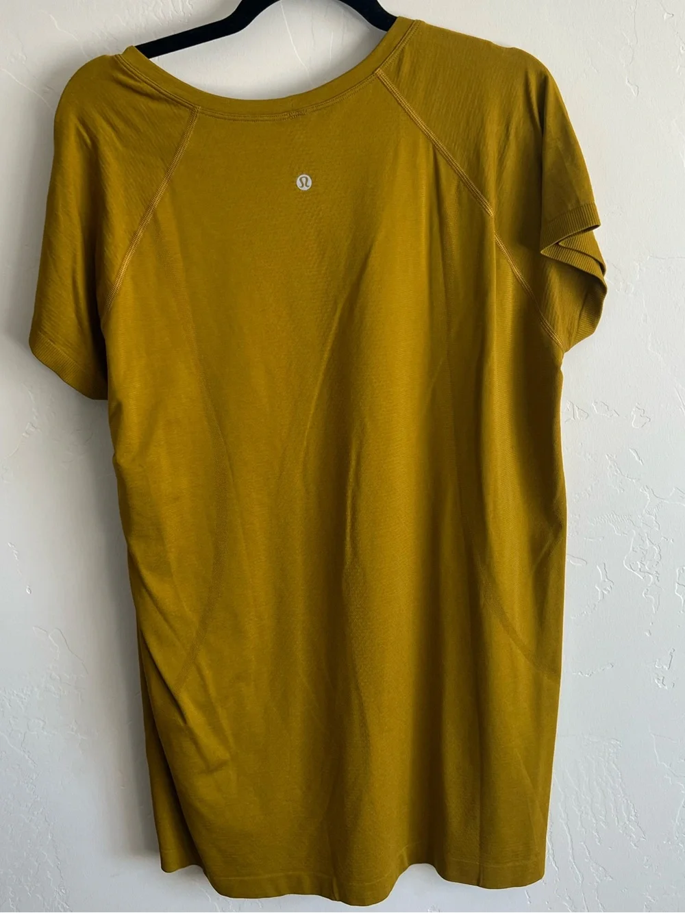 NWT Swiftly Tech Short Sleeve 2.0, Size 20